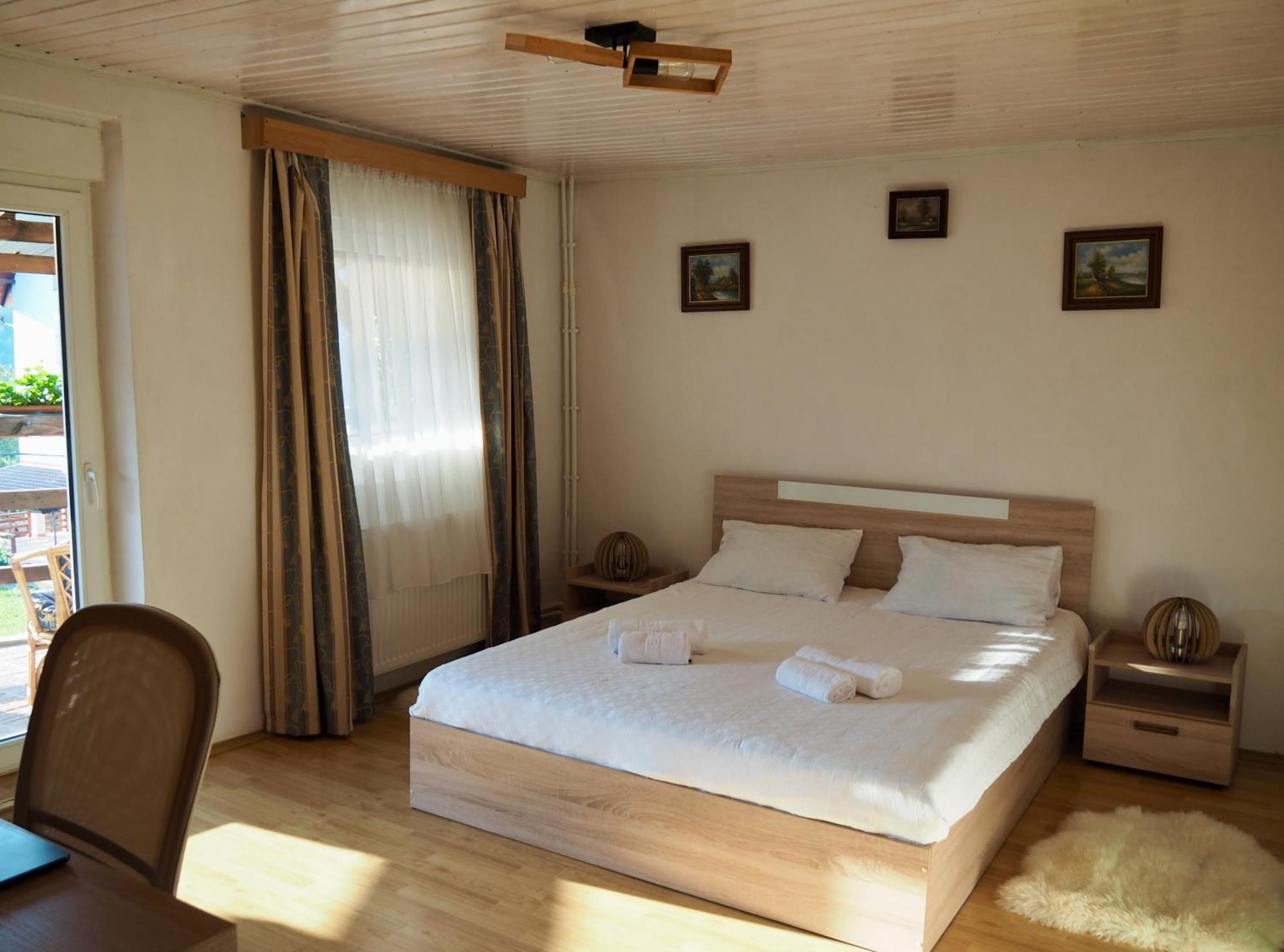 Holiday House Valiug Luaran gambar