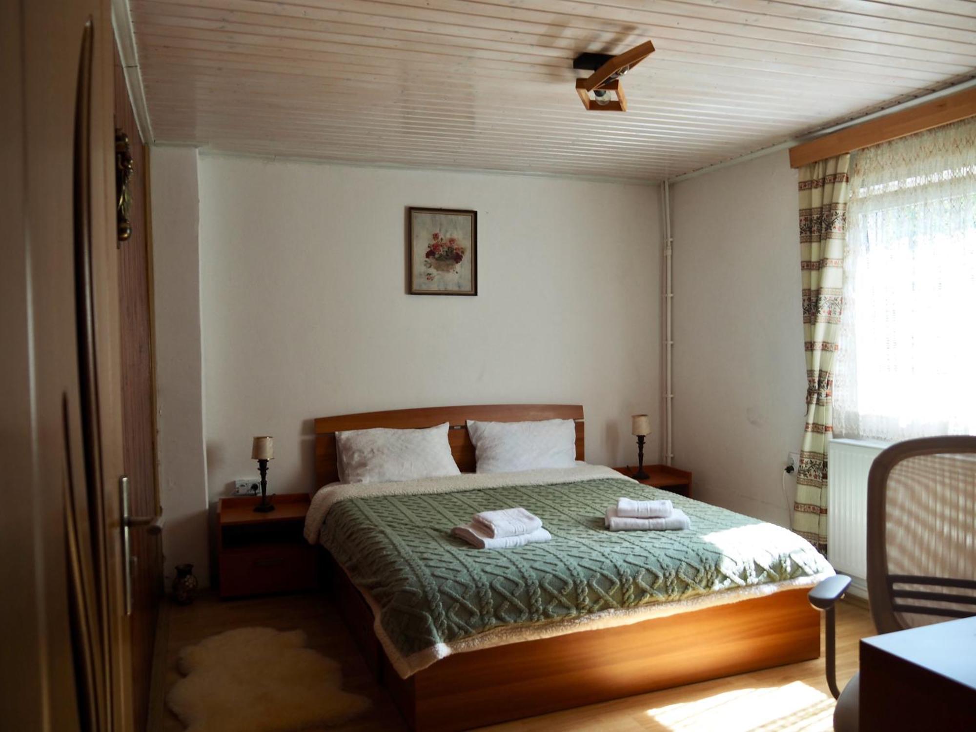 Holiday House Valiug Luaran gambar