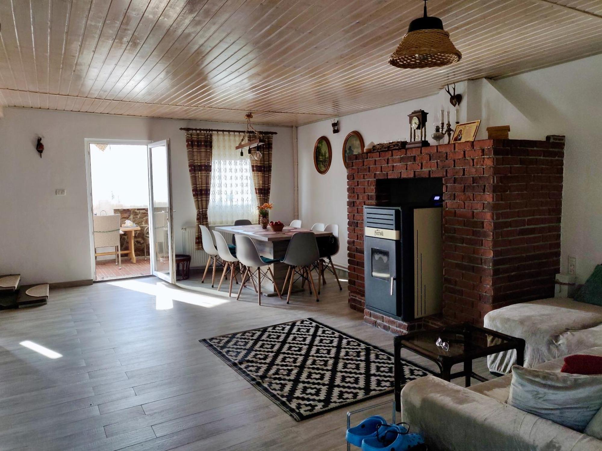 Holiday House Valiug Luaran gambar